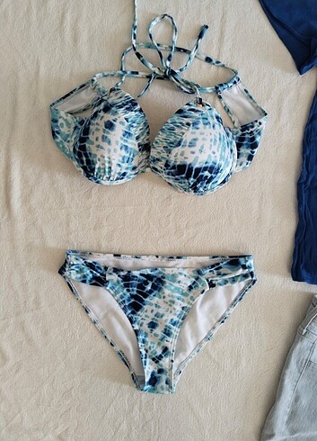 38 bikini , şort bluz 40L