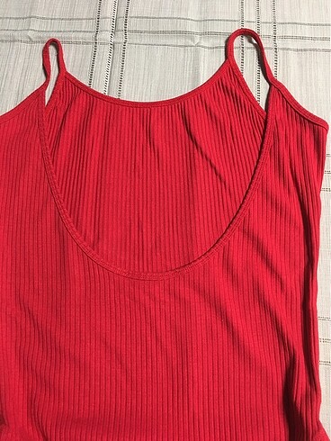 m Beden kırmızı Renk Pull&Bear badi
