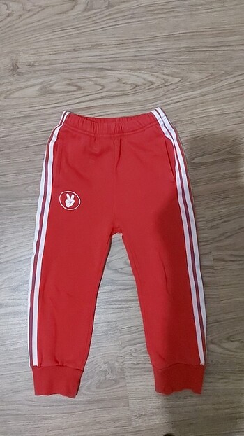 Adidas marka 2-3 yaş eşofman altı