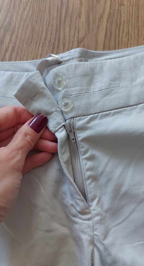 Kadın Bej Rahat Kesim Bermuda Şort - Görsel 4