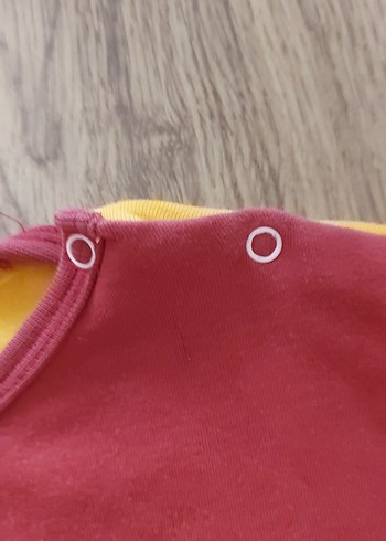 Kırmızı ve Sarı Baskılı Çocuk tşört - Görsel 4