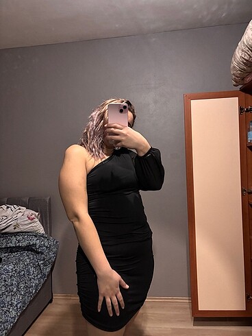 l Beden siyah Renk Tek omuz slimfit elbise