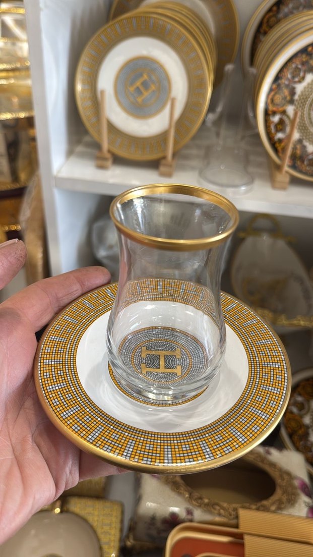 Hermes marka Altın İşlemeli Modern Klasik Tabak - Görsel 2