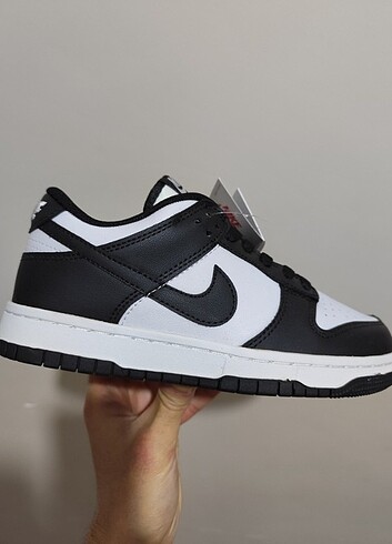 Nike dunk panda 
