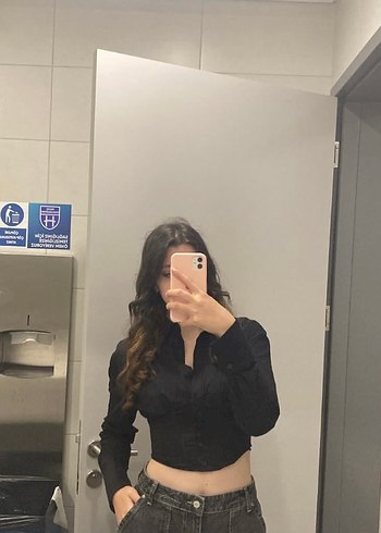 Siyah gömlek