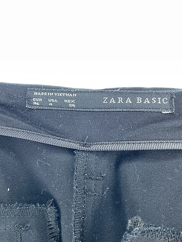 36 Beden siyah Renk Zara Kumaş Pantolon %70 İndirimli.