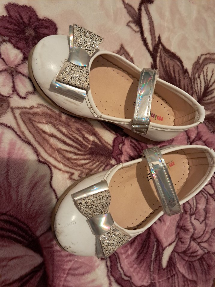 Kız Çocuk Beyaz Bantlı Babet Ayakkabı - Görsel 2