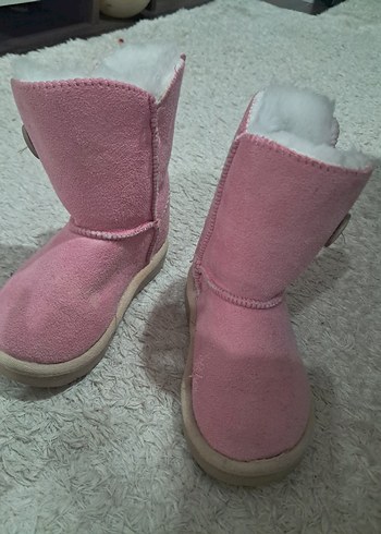 Ugg 26