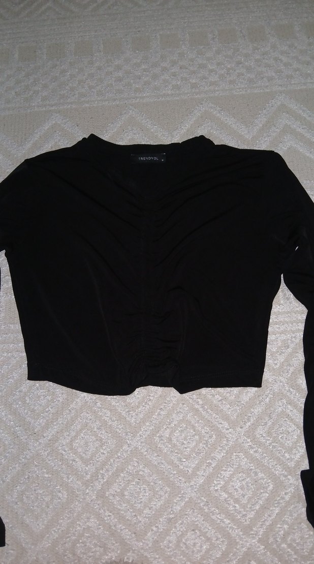 Kadın Siyah V Yaka Uzun Kollu Crop Top - Görsel 3