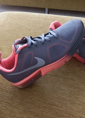 40 Beden Nike Spor Ayakkabı