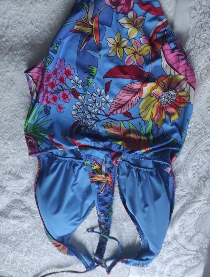 Çiçek Desenli Kadın Mayo - Görsel 2