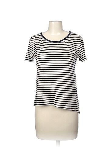Zara T-shirt %70 İndirimli.