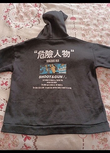 Siyah kapüşonlu sweatshirt 