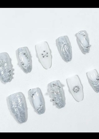 Beyaz 3D Çiçek ve İnci Tırnak Süsü Seti - Görsel 5