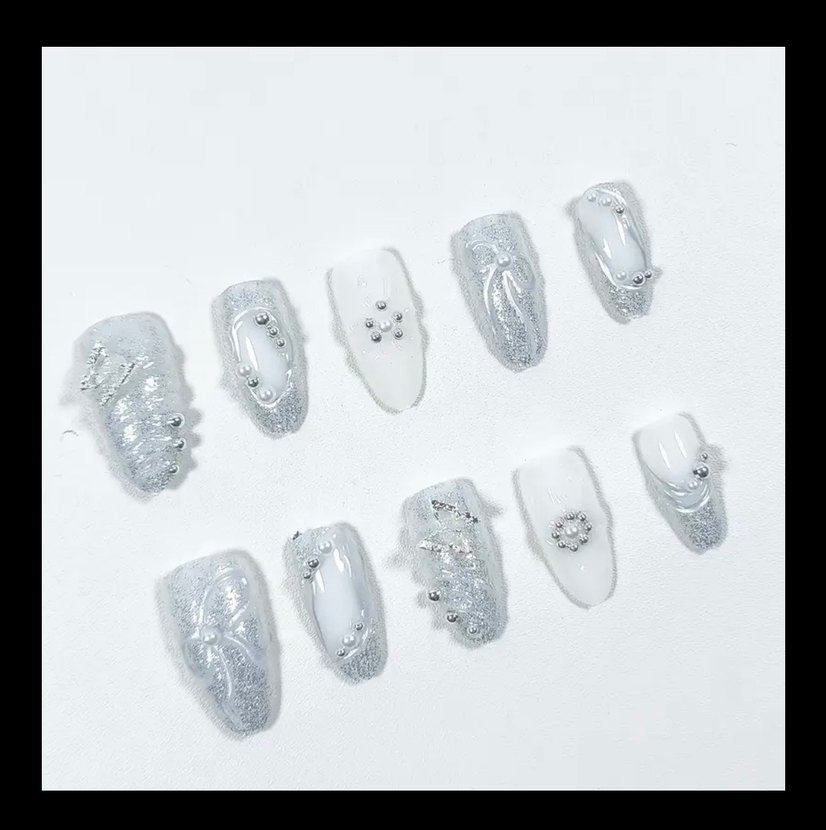 Beyaz 3D Çiçek ve İnci Tırnak Süsü Seti - Görsel 5