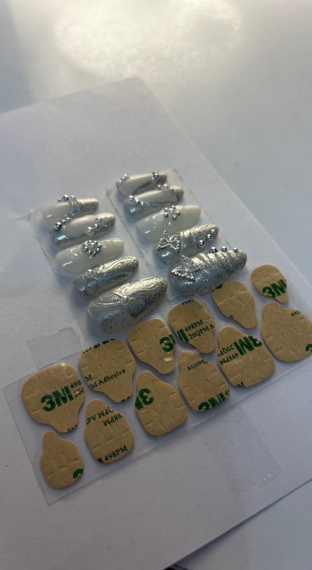 Beyaz 3D Çiçek ve İnci Tırnak Süsü Seti - Görsel 3