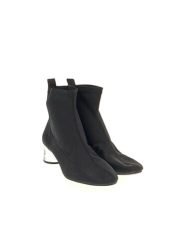 Zara Zara Bot %70 İndirimli.