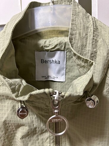 s Beden haki Renk Bershka rüzgarlık
