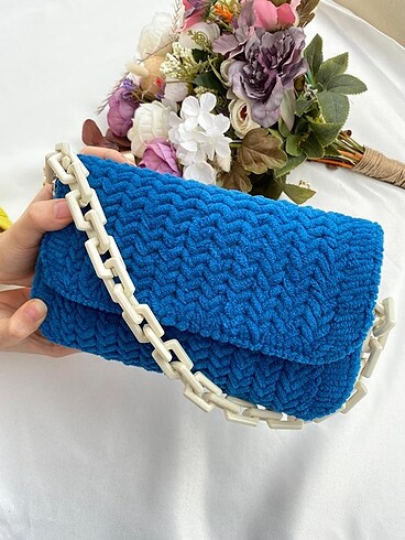 Mavi el yapımı çanta
