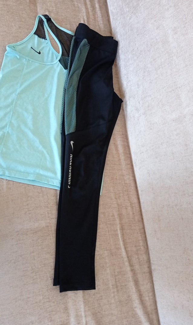 Nike Kadın Spor Atlet ve Tayt Takımı - Görsel 3