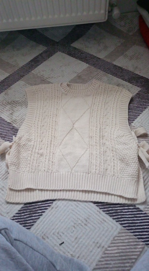 Kadın Beyaz Örgü Kolsuz Süveter - Görsel 2