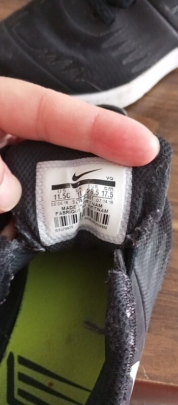 28 Beden siyah Renk Orjinal nike 28.5 numara ayakkabı