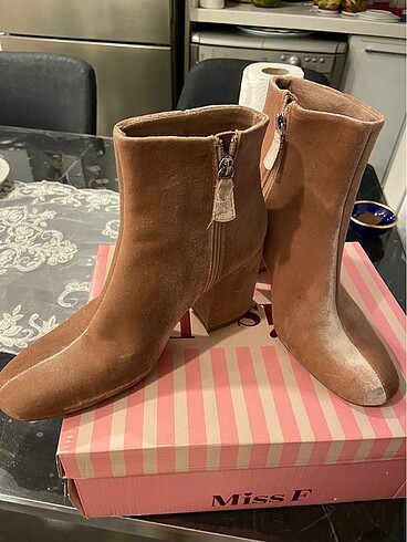 37 Beden Bershka buti bot