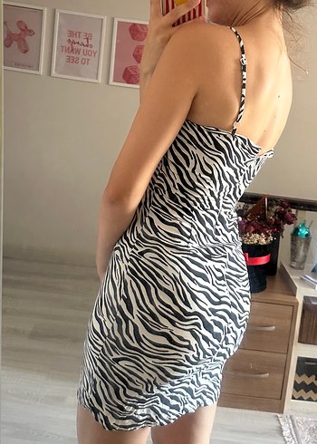 34 Beden siyah Renk Zebra Desenli Midi İnce Askılı Kadın Elbise