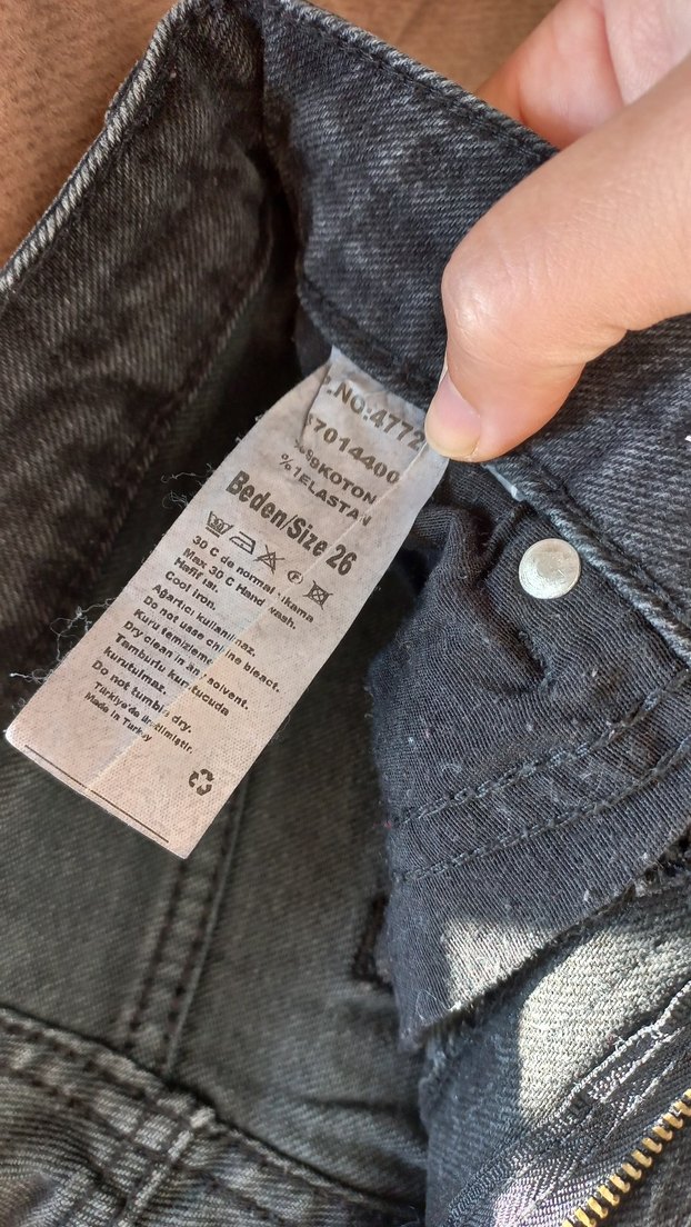 Siyah Kısa Kot Şort - Görsel 3