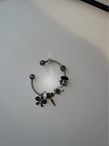 10 charm?lı Pandora bileklik