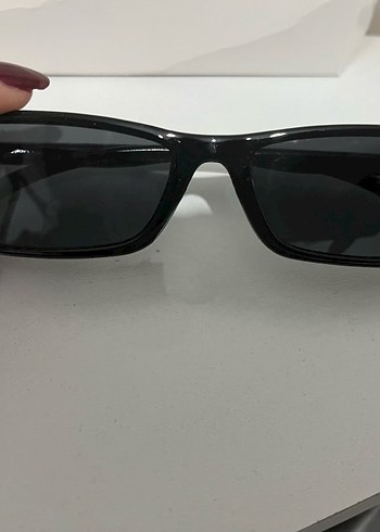 Siyah Gotik Kadın Gözlüğü 
Kadın siyah güneş gözlüğü - Görsel 2
