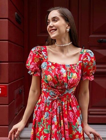 Zara Uzun Çiçekli Kırmızı Korseli Elbise