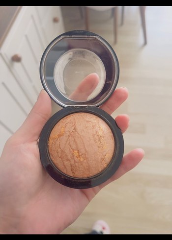 MAC MAC global glow