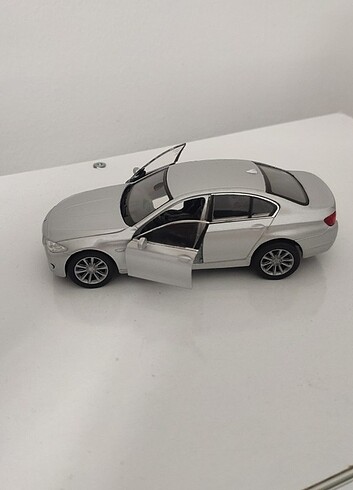 BMW 535i çek bırak model araba 