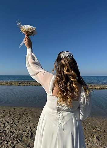 Nikah elbisesi veya nişan elbisesi