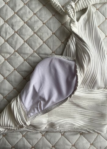 Beyaz Pileli Halter Yaka Büstiyer - Görsel 3