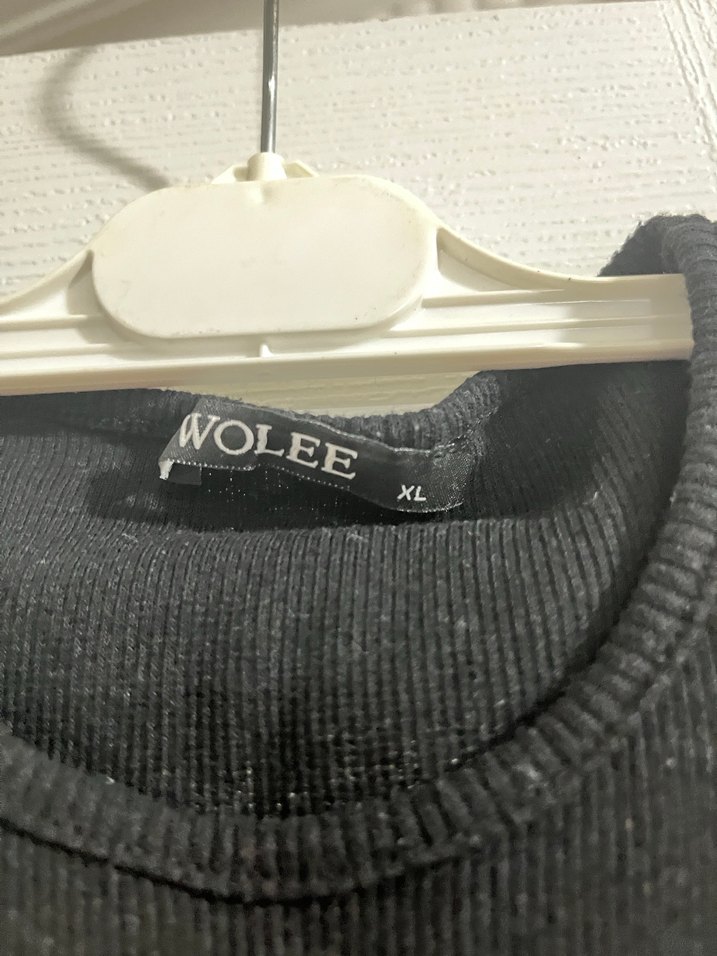 Siyah Kolsuz Yüksek Yakalı Kadın Atlet - Görsel 2