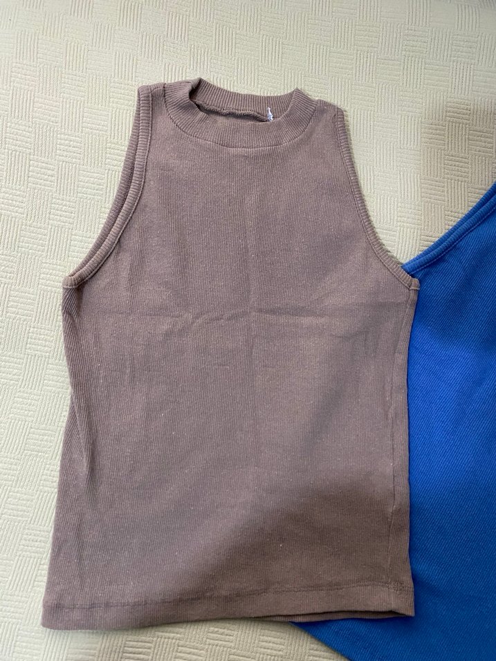 Kadın Yüksek Yakalı Kolsuz Atlet - Görsel 2