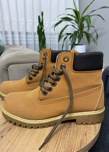 Kahverengi Süet Bağcıklı Kadın Bot - Görsel 2