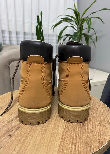 Kahverengi Süet Bağcıklı Kadın Bot - Görsel 3