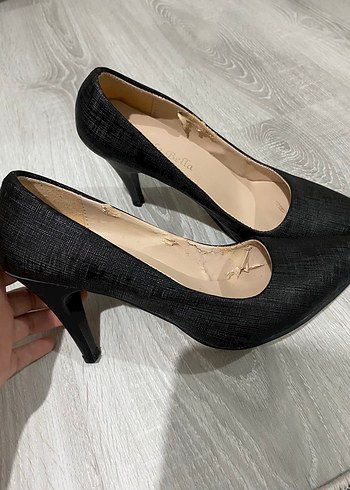 38 Beden Kadın Siyah Desenli Stiletto