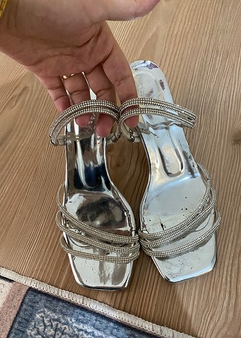 Taşlı Stiletto