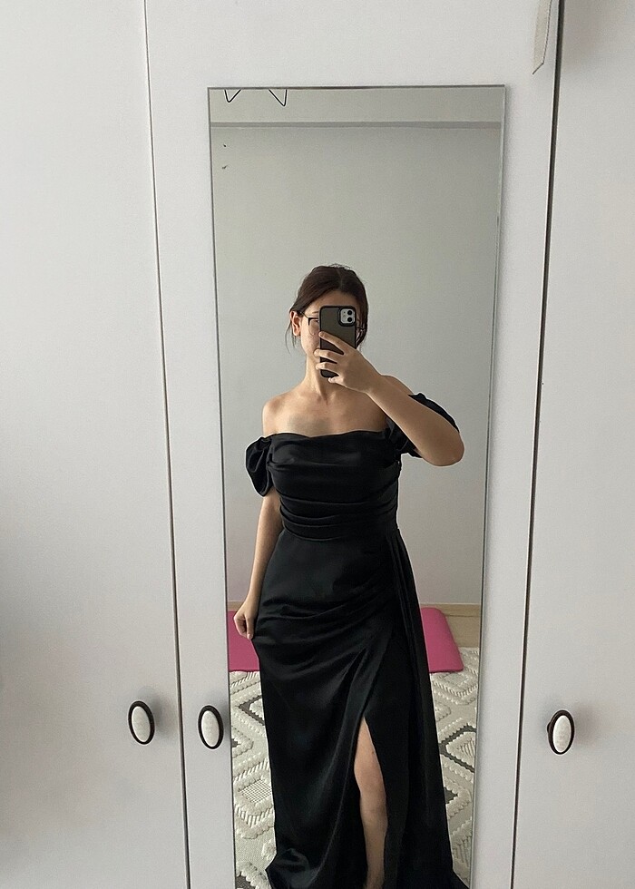 Siyah saten abiye - Görsel 2