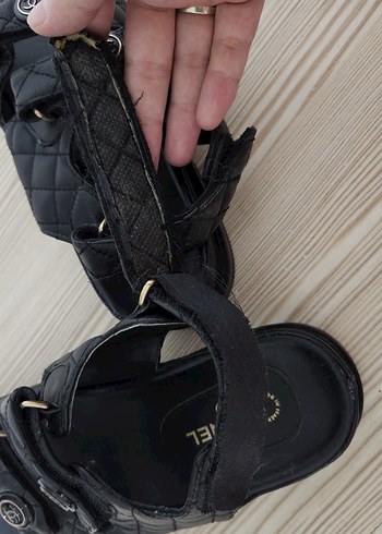 38 Beden siyah Renk Orijinal Chanel Kemerli Siyah Dolgu Topuklu Sandalet