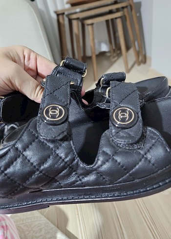 Orijinal Chanel Kemerli Siyah Dolgu Topuklu Sandalet - Görsel 3