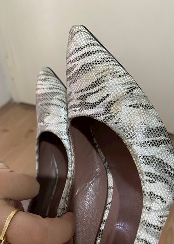 Bej Yılan Desenli Stiletto Topuklu Kadın Ayakkabı - Görsel 6