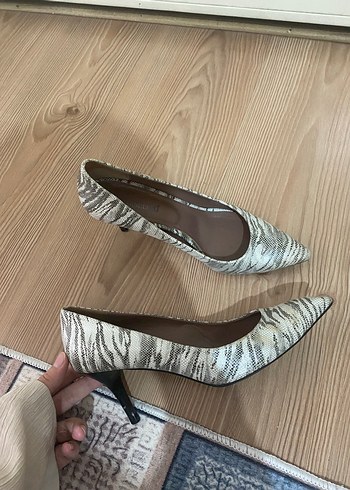 Bej Yılan Desenli Stiletto Topuklu Kadın Ayakkabı - Görsel 3