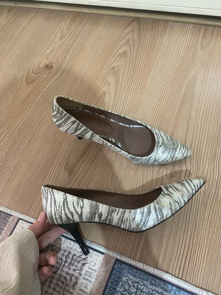 Bej Yılan Desenli Stiletto Topuklu Kadın Ayakkabı - Görsel 3