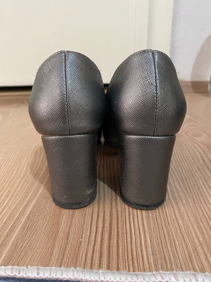 Gri Yılan Desenli Tokalı Topuklu Kadın Ayakkabı - Görsel 5