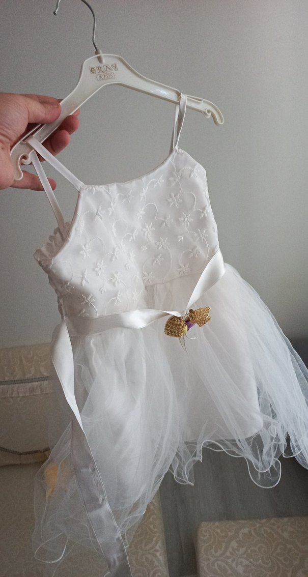 Kız Çocuk Beyaz Nakışlı Askılı Elbise - Görsel 3